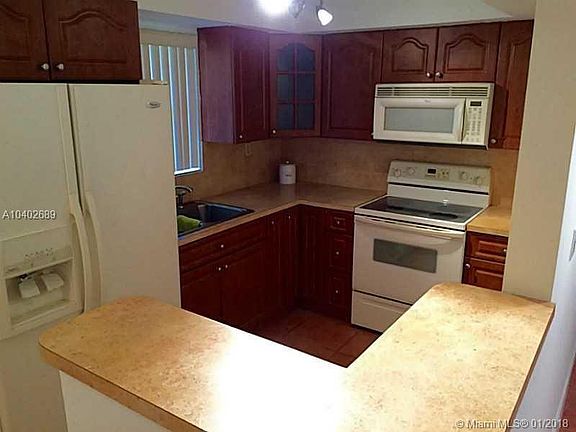 5th image of 9365 Fontainebleau Blvd APT E103