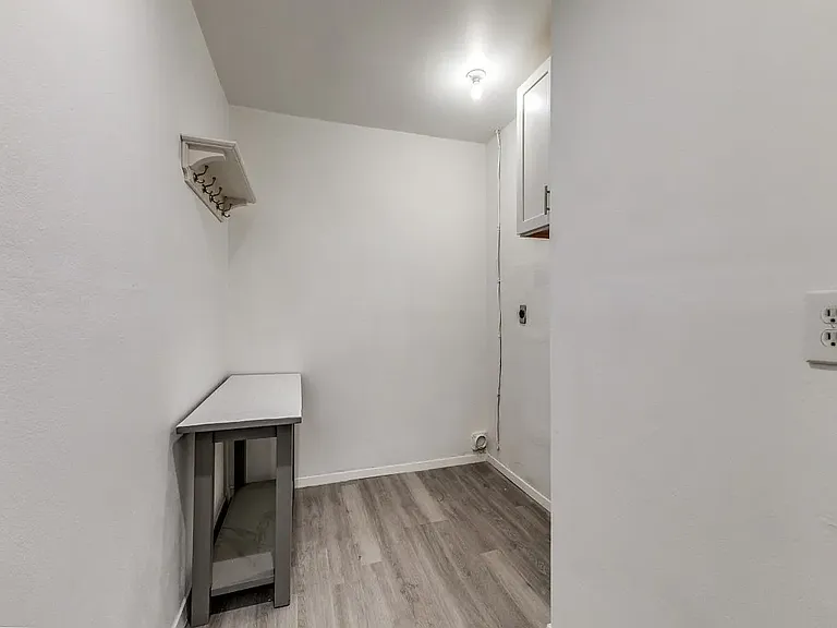 San Saba St — Photo 14