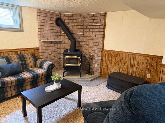 5th image of 9 Japonica Rd #Basement