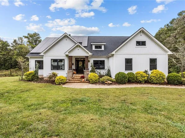 2201 Broken Arrow Ln, Elon, NC 27244