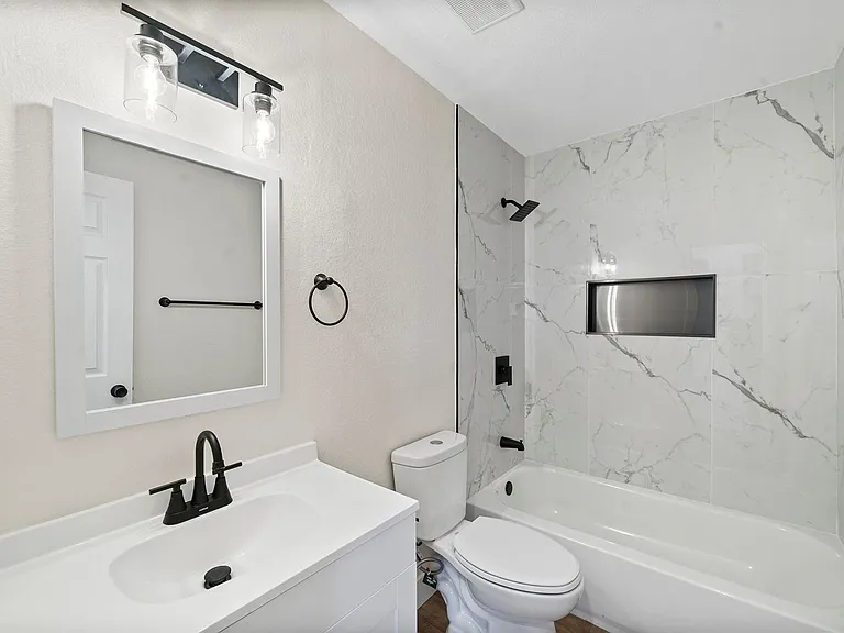 6364 Julian St — Photo 10