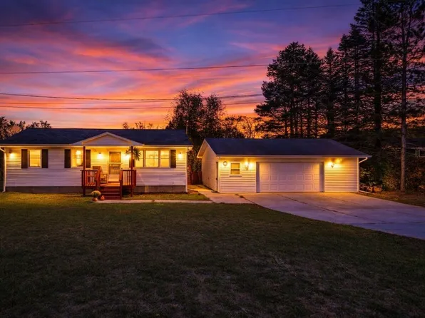 886 W Maple St, Mecosta, MI 49332