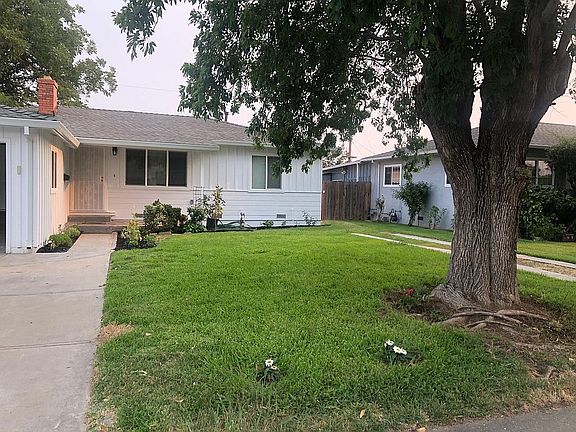 3rd image of 4204 Roosevelt Ave