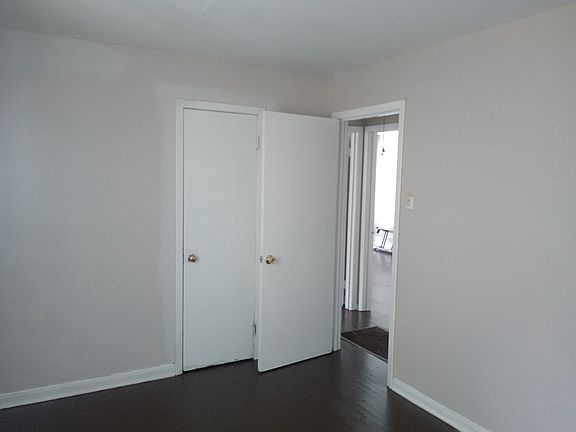 4th image of 1587 Rice St