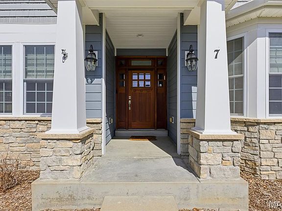4th image of 7 E Villa Ave