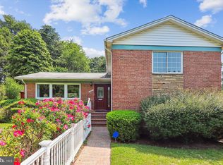 9601 Alta Vista Ter, Bethesda, MD 20814