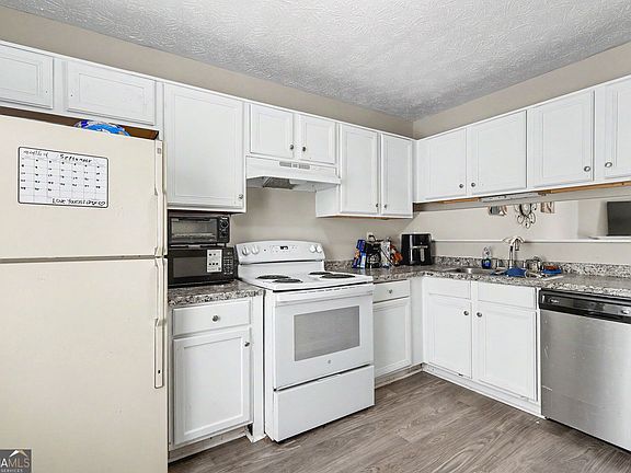 4th image of 3189 Kingswood Gln