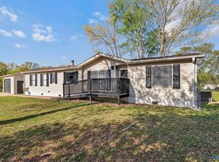 102 Lucas Cir, New Market, AL 35761