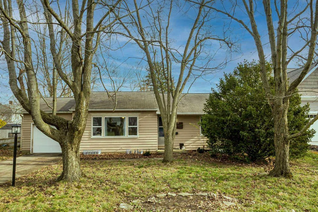 114 Euclid Ave photo 1
