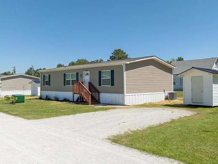 1118 Old Tar Landing Rd #D — Photo 3