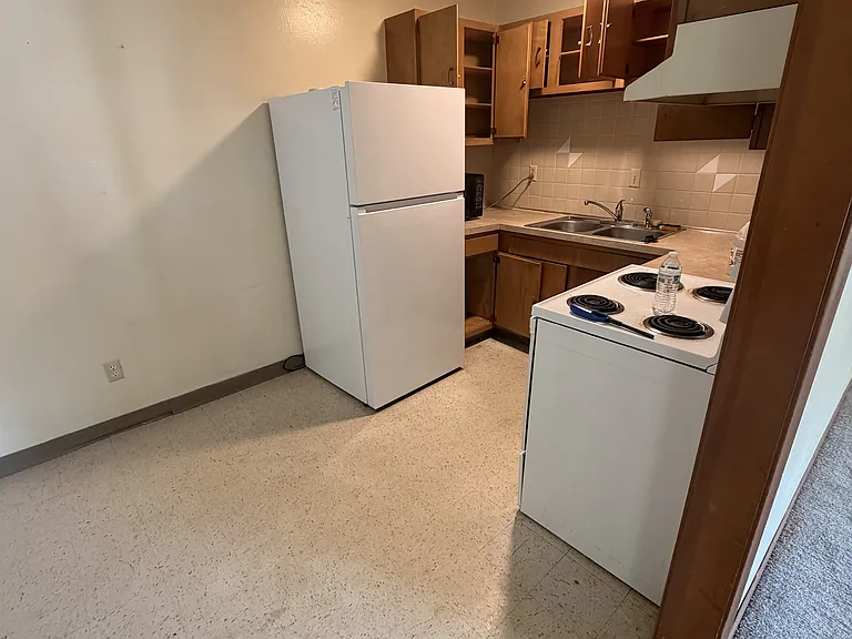 708 E Walnut St #101 — Photo 6