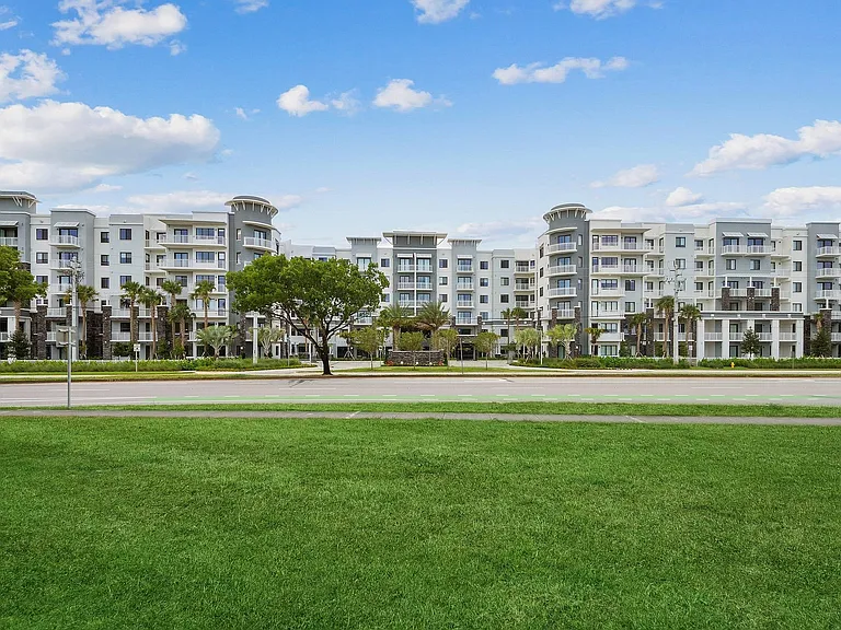 Convenient location in Plantation