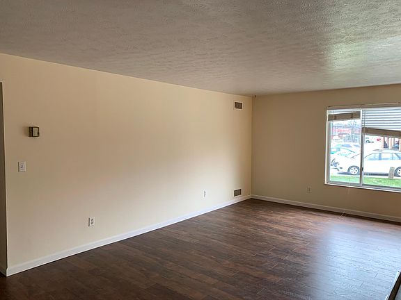 2nd image of 22081 River Oaks Dr APT B4