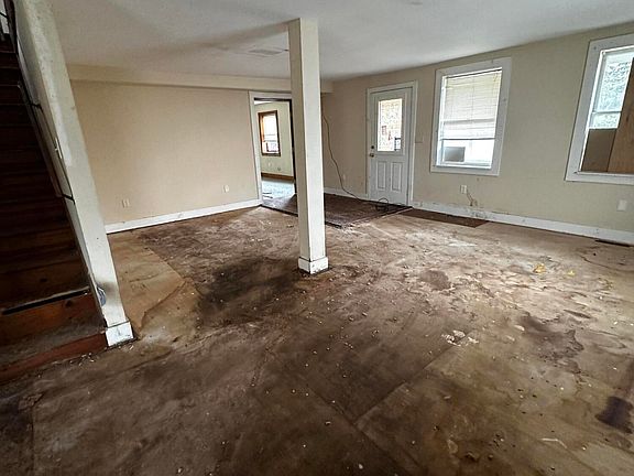 5th image of 111 Jordanville Road