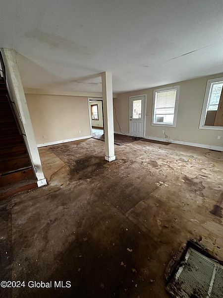 5th image of 111 Jordanville Road