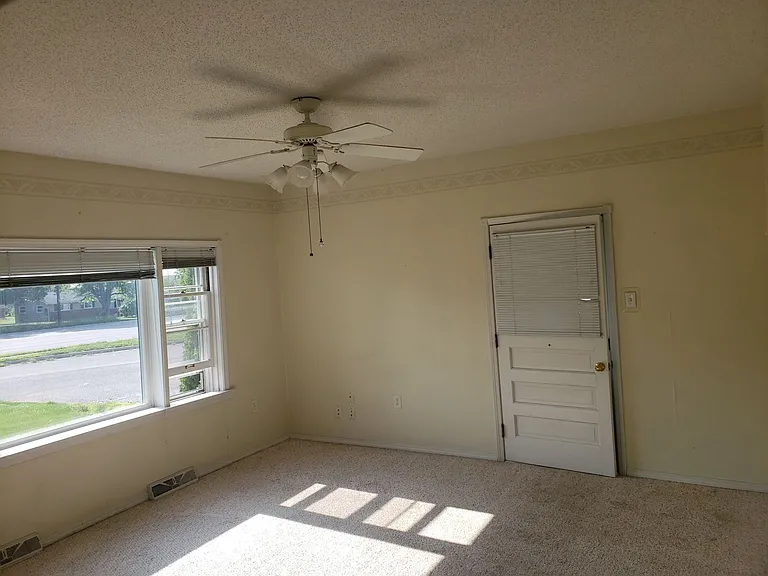 9739 Maysville Rd — Photo 11