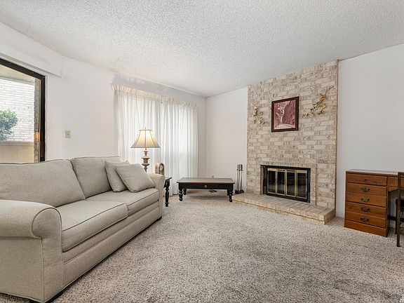 3rd image of 11843 Braesview #913