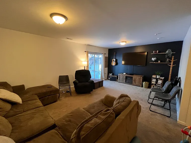 1127 Wellington Dr — Photo 14