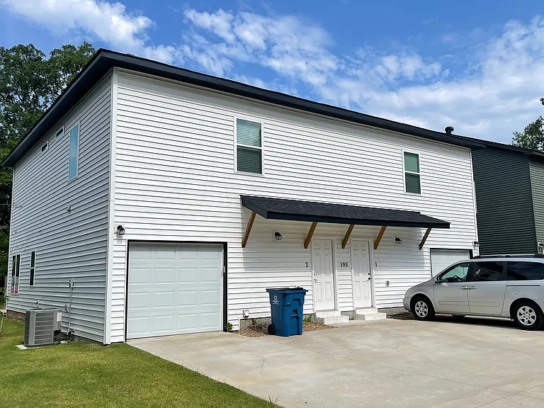 All units have a 1 car garage that's insulated.
