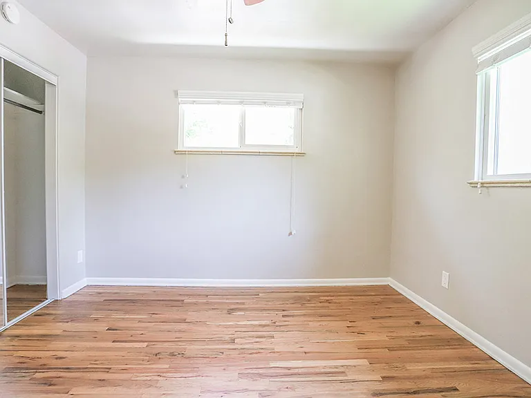2421 S Gaylord St — Photo 32