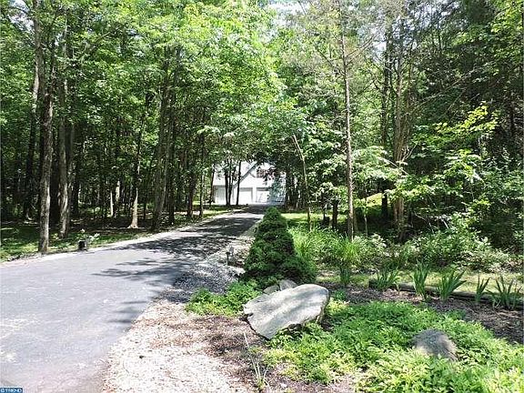 4th image of 110 Susans Ln