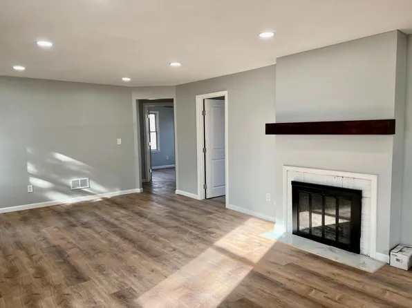 938 Locust Ave, Kansas City, KS 66103