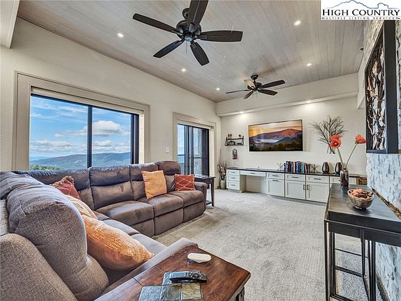 3rd image of 303 Sugar Top Drive #9-1905