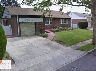891 Niagara St, Elmont, NY 11003