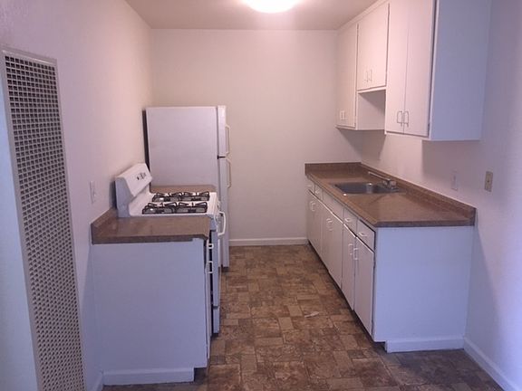 3rd image of 1905 Wildwood Way APT 4