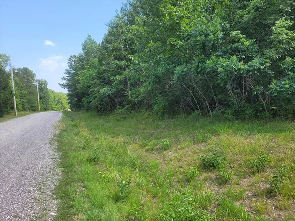 314 Spring Woods Rd, Dittmer, MO 63023