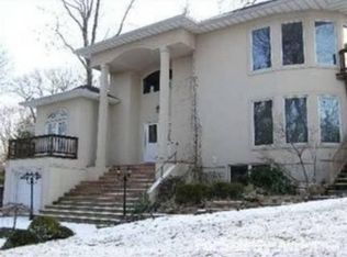 3 Stargazer Ct, Northport, NY 11768