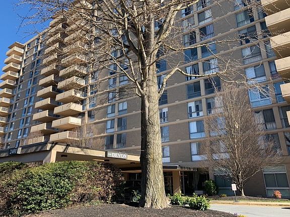 2nd image of 2401 Pennsylvania Ave APT 307