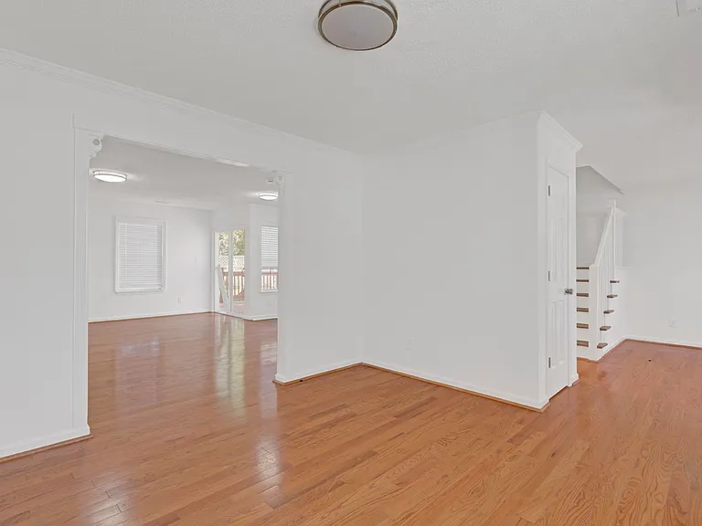453 Waverly Pl — Photo 26