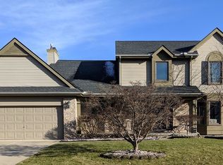 18422 Glengarry Dr, Livonia, MI 48152