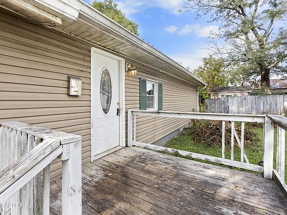 3rd image of 412 Rule St