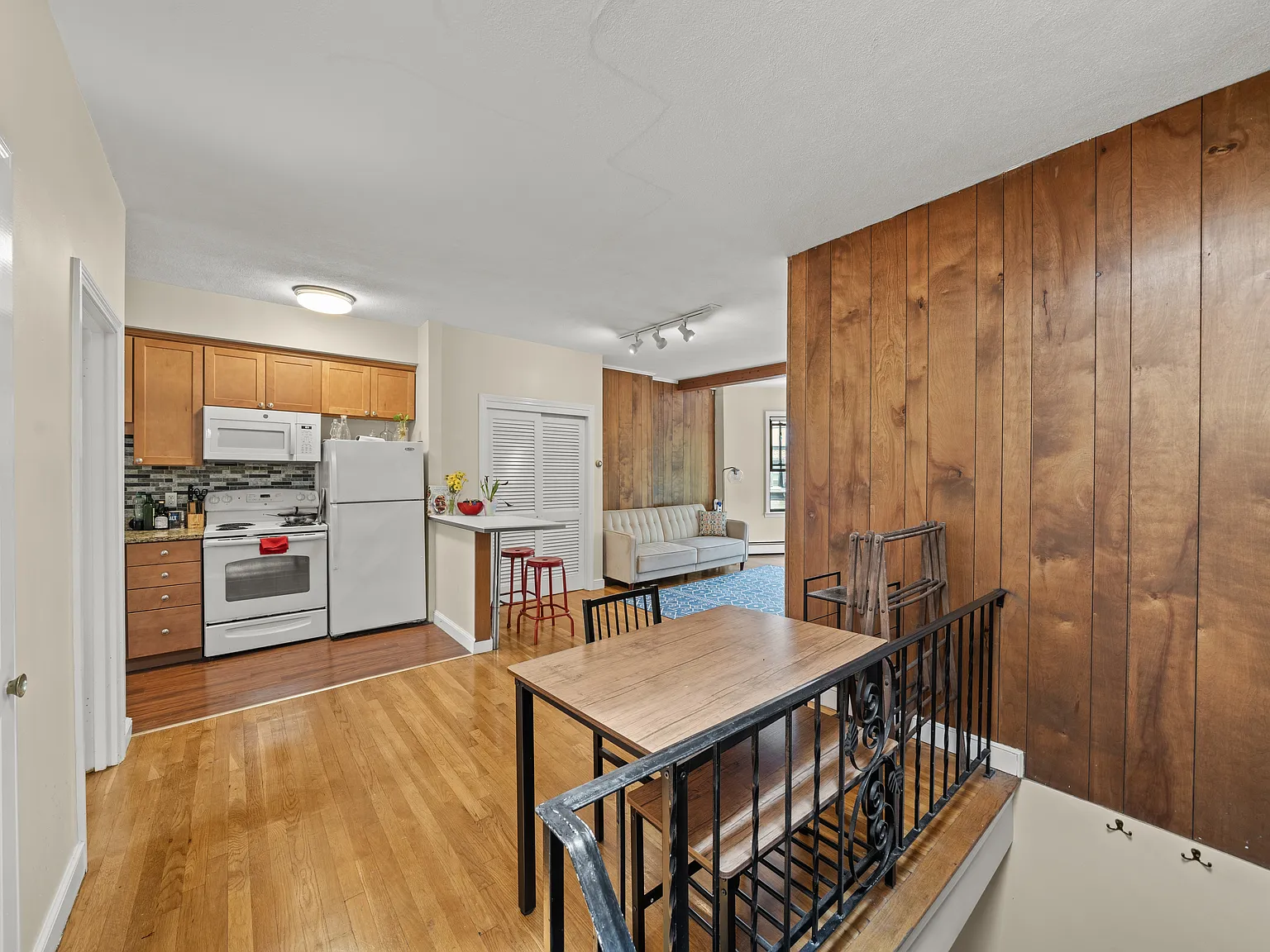 2 bed, 1.0 bath, $2,950 — Photo 4