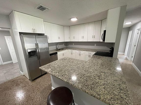 4th image of 770 18th Avenue