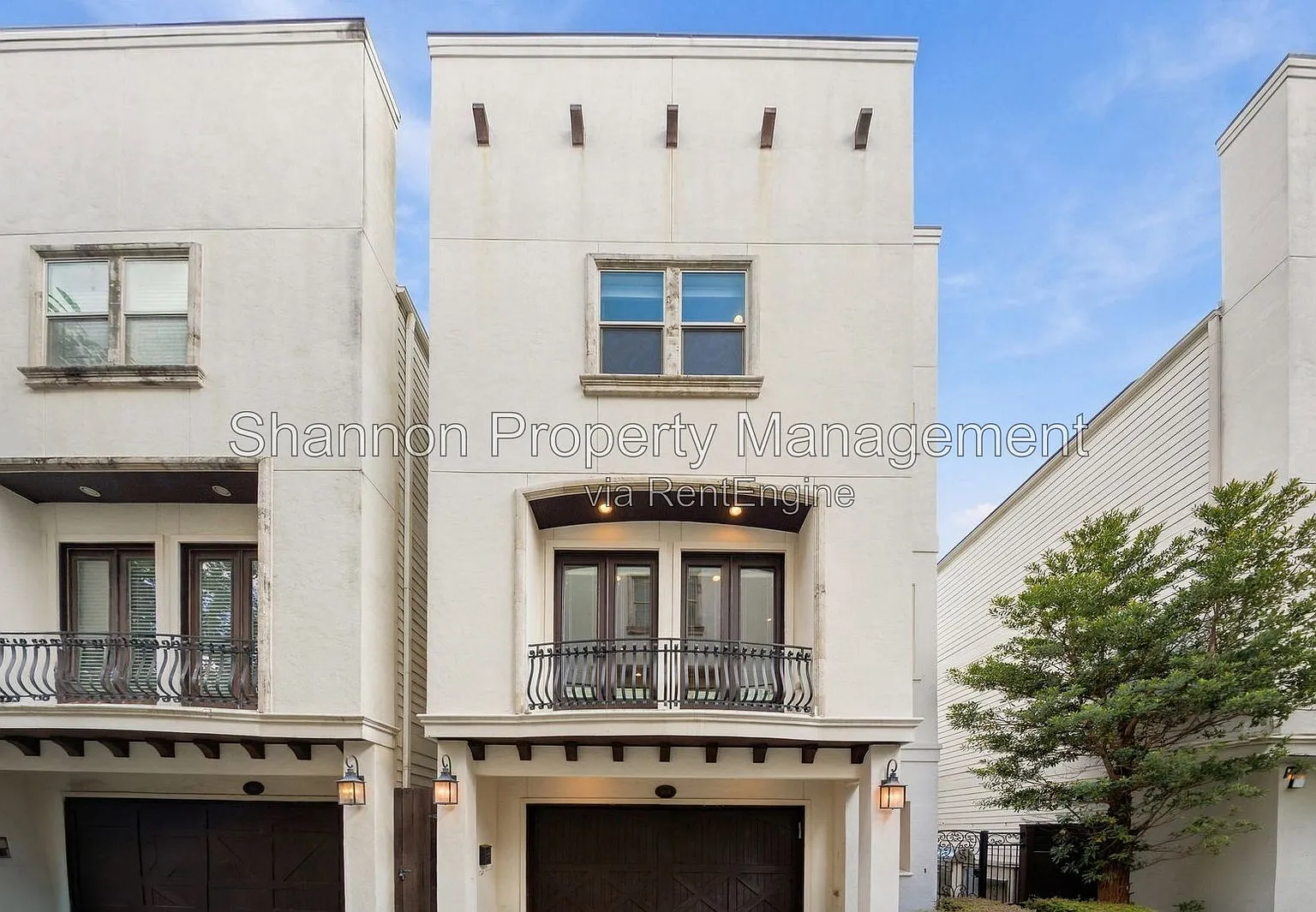 3 bed, 3.5 bath, 2346 sqft, $3,900 — Photo 1