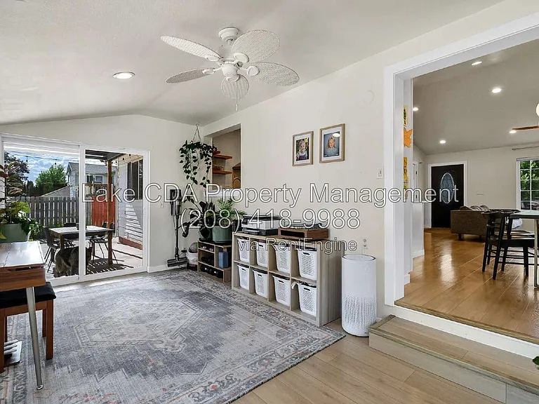 2082 E Greenleaf Ln — Photo 15