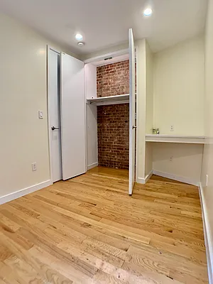 Rented by Bohemia Realty Group | media 12