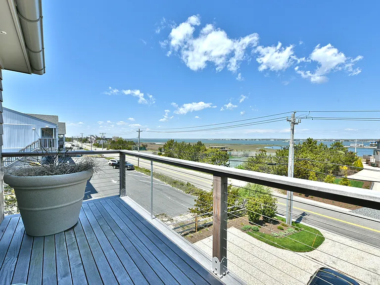 451 Dune Rd — Photo 30