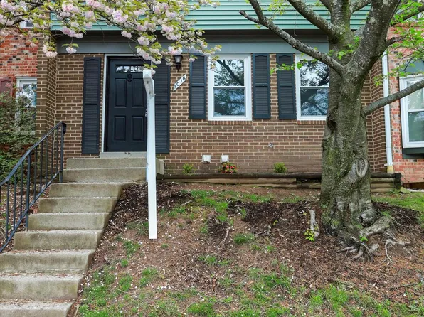 1016 Salisbury Ct, Sterling, VA 20164