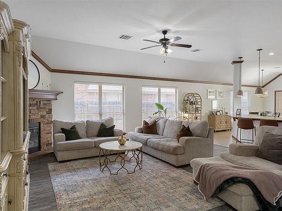 5th image of 2540 SW 141st St