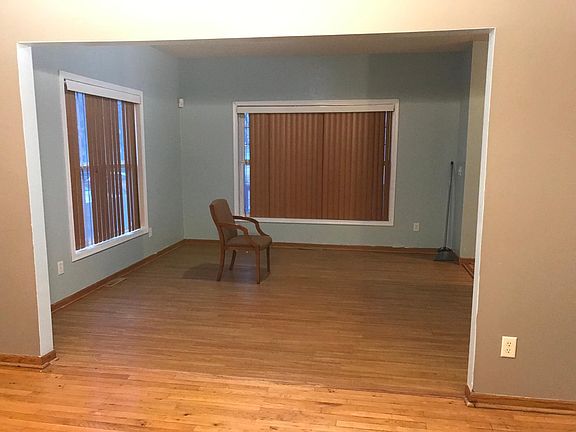 5th image of 1114 James Ave N