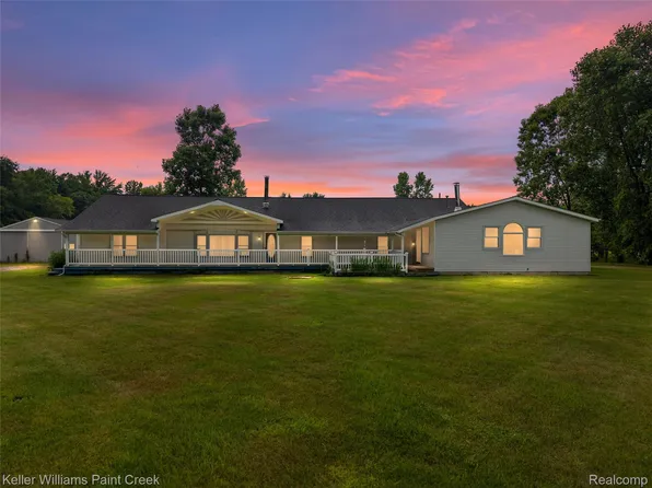 7544 Ravenswood Rd, Goodells, MI 48027