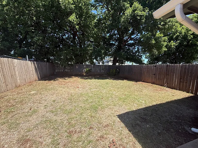 1015 W Swan Lake Ct — Photo 34
