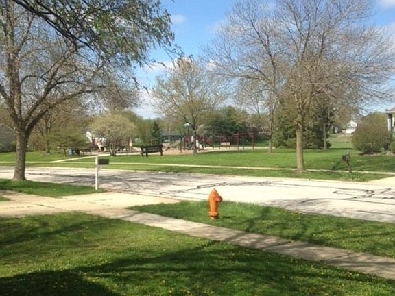 3rd image of 1324 River Oak Dr