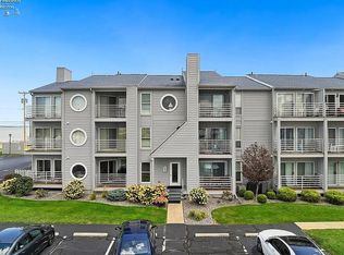 172 Clinton Reef Dr, Pt Clinton, OH 43452