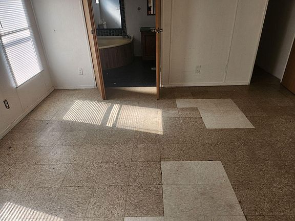 3rd image of 2606 E 21st St