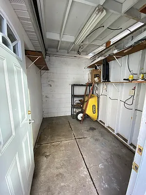 Rented by Hudson Exclusive Inc | media 56